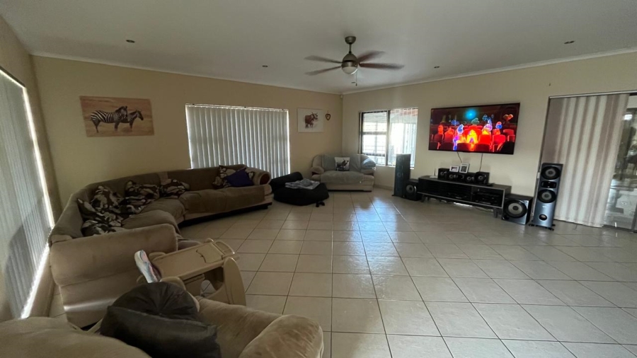 3 Bedroom Property for Sale in Wavecrest Eastern Cape